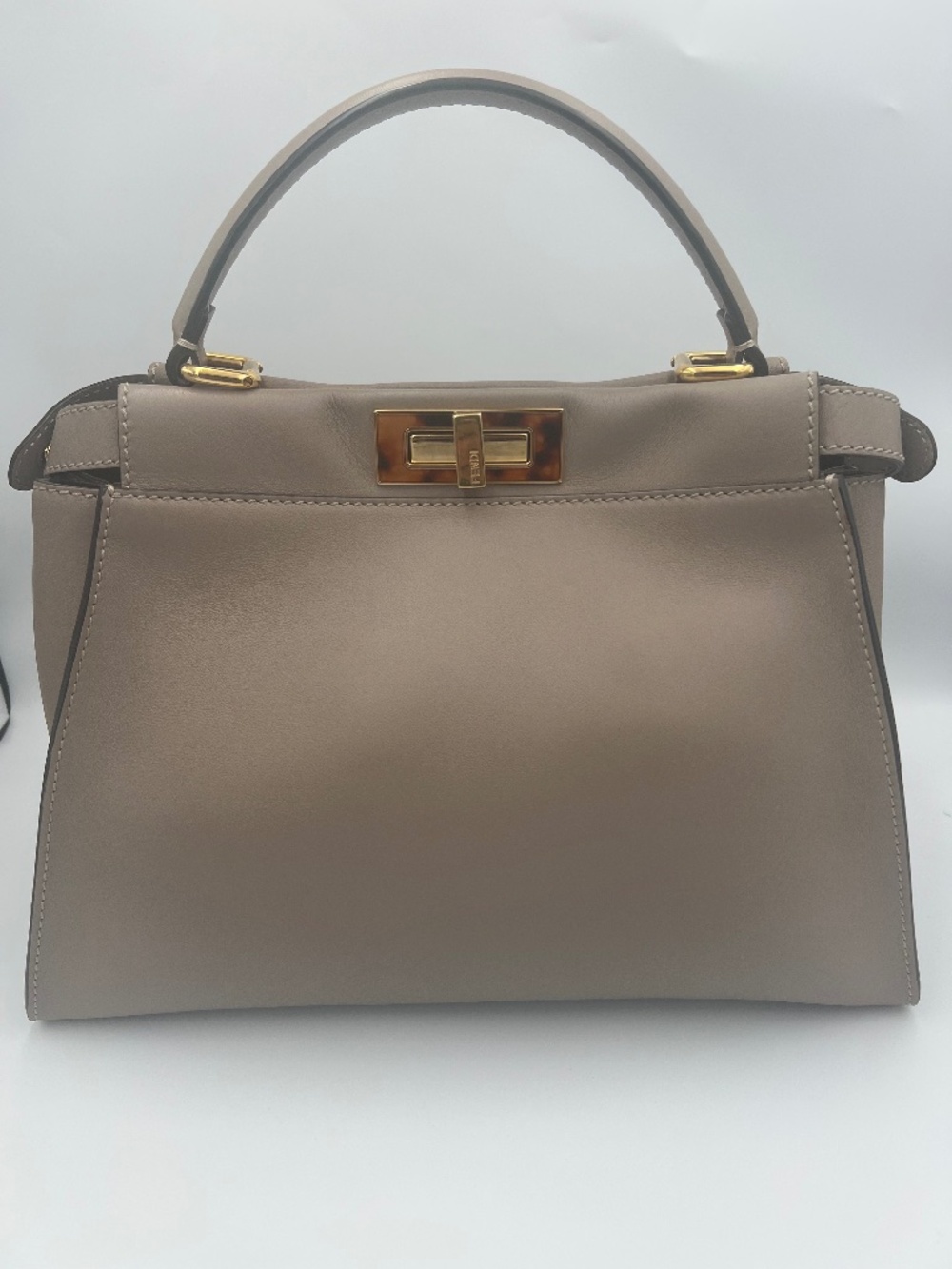 Pre Loved Fendi Peekaboo handbag